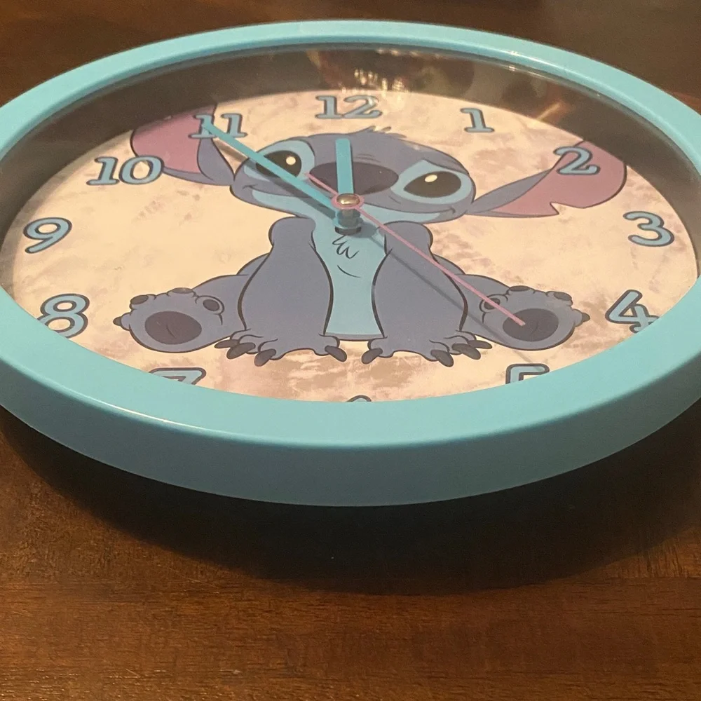 Disney Lilo & Stitch ~ Stitch Analog Wall Clock